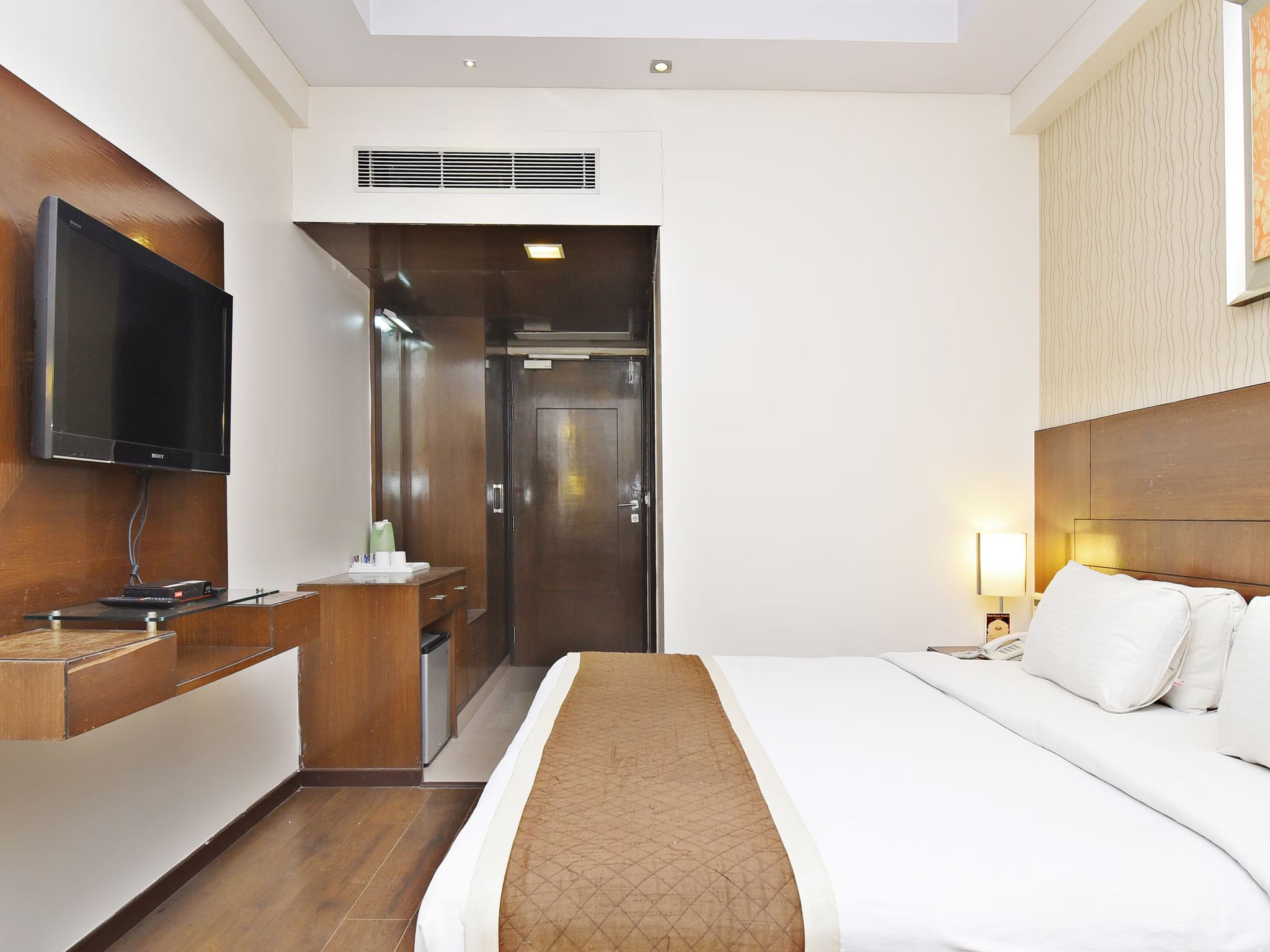 Hotel Royal Prabhu  Deluxe Room 4