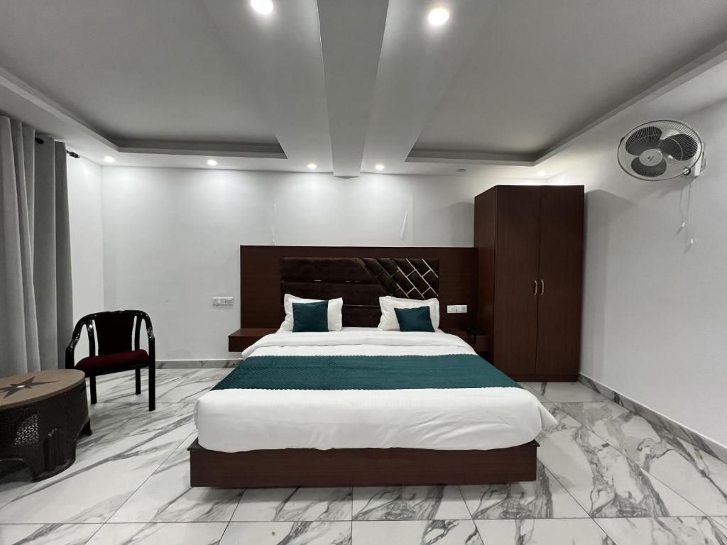 image_4672306_d64075b5-4c60-40d4-b28b-c756f20c3403