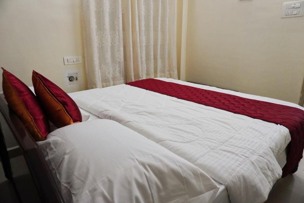 ABS HOME STAYS Pent house AC room with king size bed