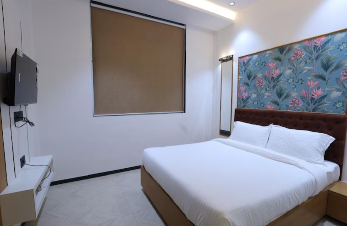 Deluxe Room with Balcony