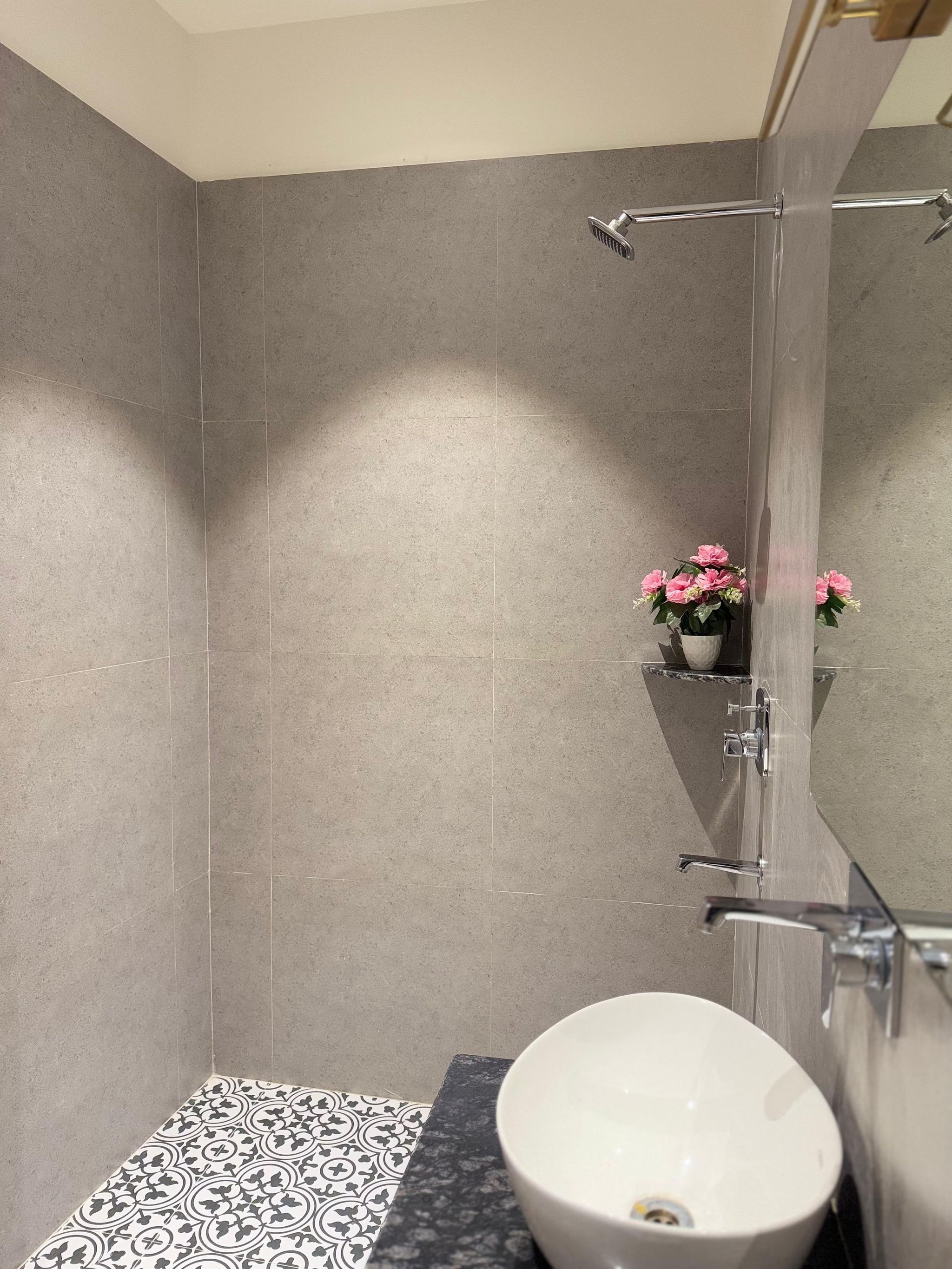 RADHE KRISHNA RESIDENCY Deluxe Room 5