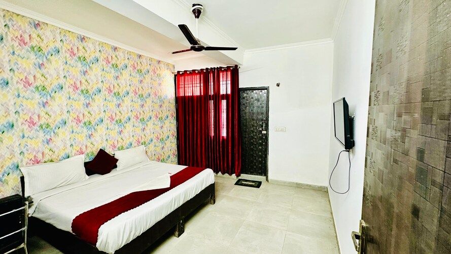  The Swarnim Hotel And Banquet Standard Double Room 2