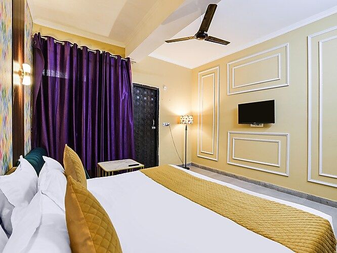  The Swarnim Hotel And Banquet Standard Double Room 4