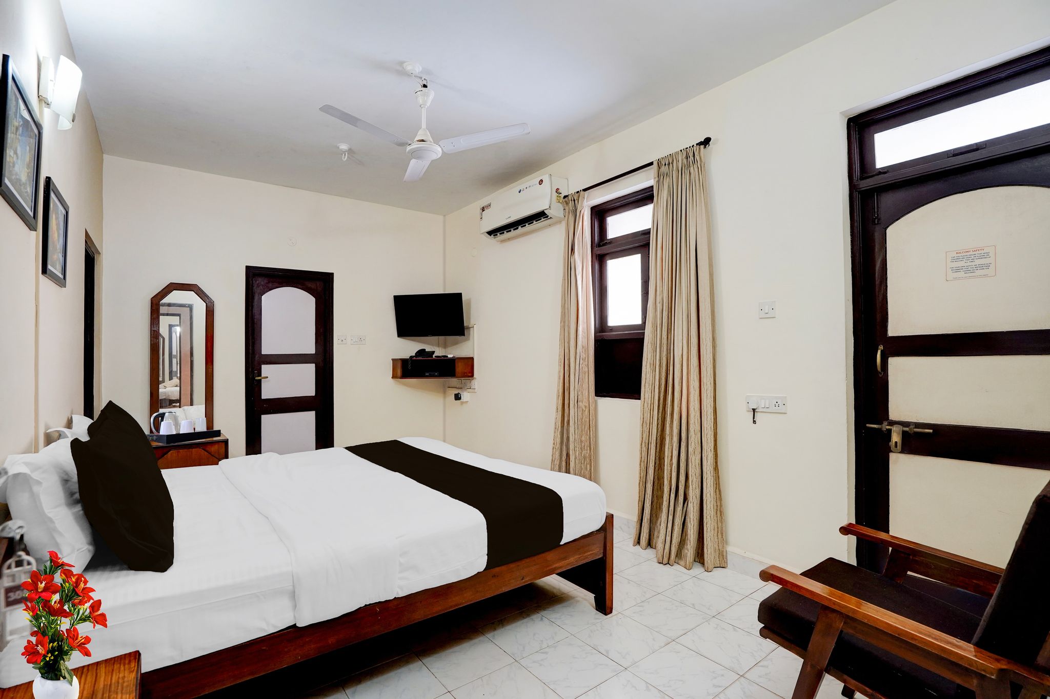 Super Townhouse Calangute Formerly Hotel Horizon Classic 4
