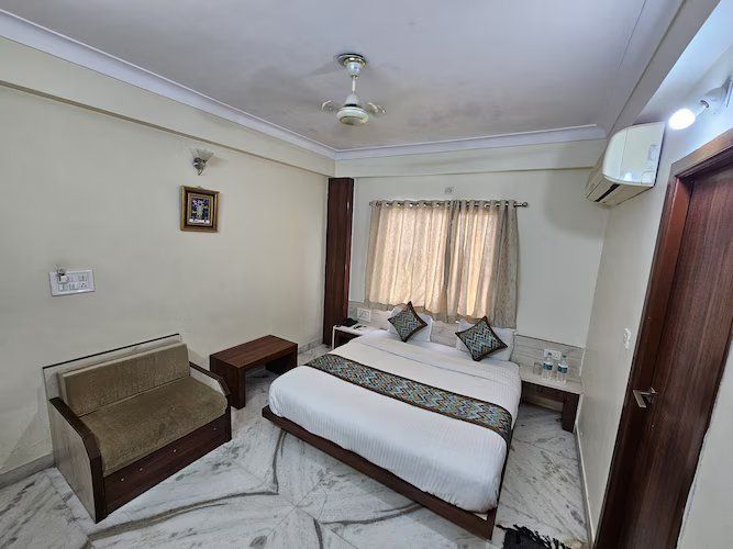 Hotel Shri Vithalesh - 10 Mtrs To Shrinathji Temple Triple Bed Room 2