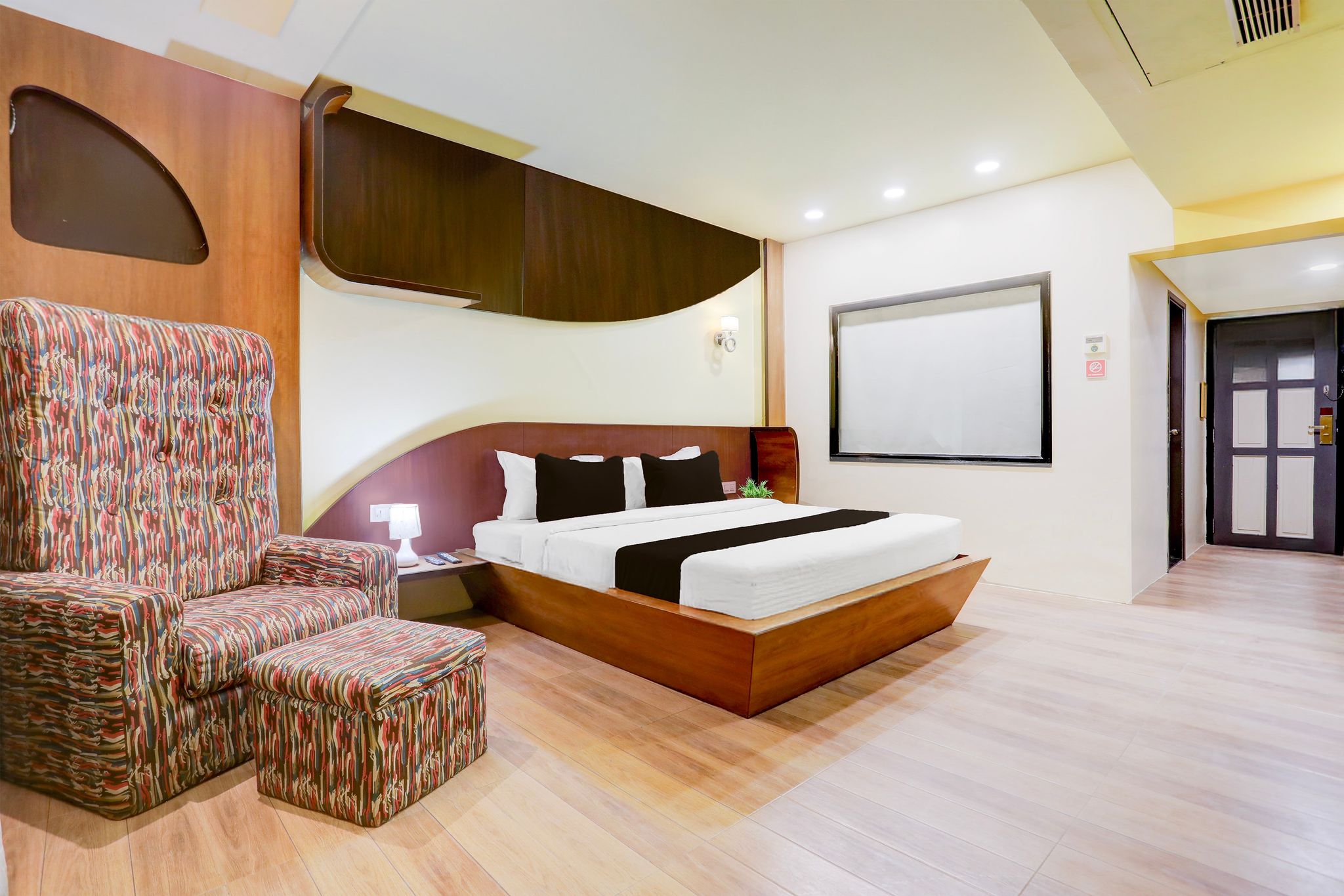 Palette Anand Formerly Hotel La Casa Inn Classic