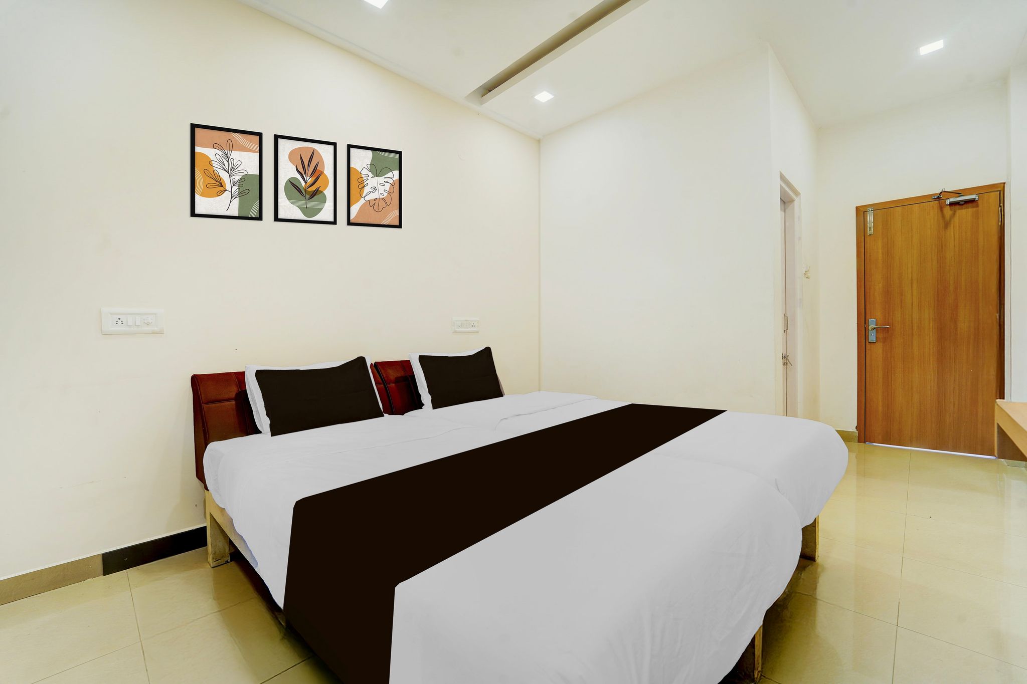 Townhouse Deshabhimani Road Kaloor Kochi Classic 7