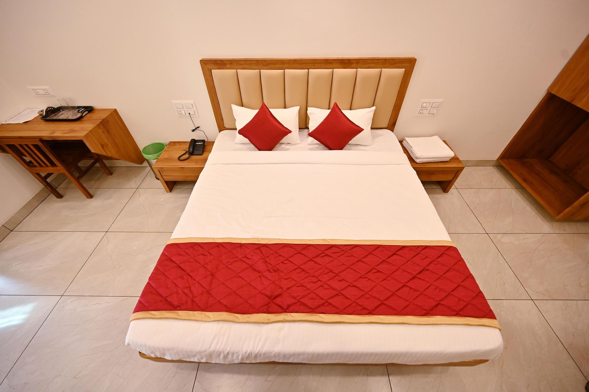 Hotel Rays Inn Boarding & Lodging Twin Beds With AC 2