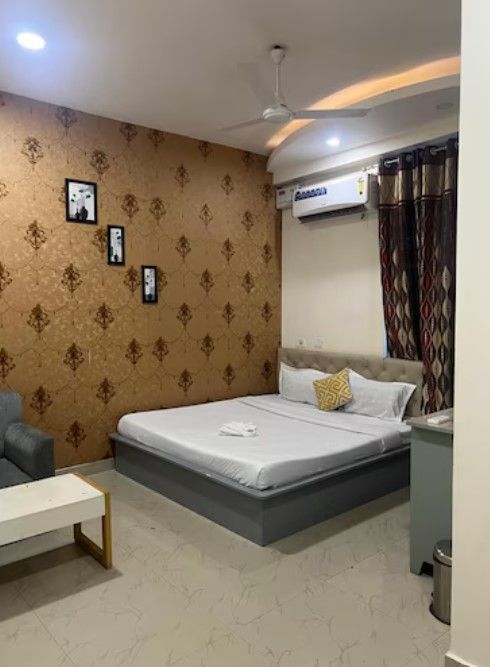 CITRINE HOTEL- 10 minutes from Railway Station DELUXE ROOM AC 3