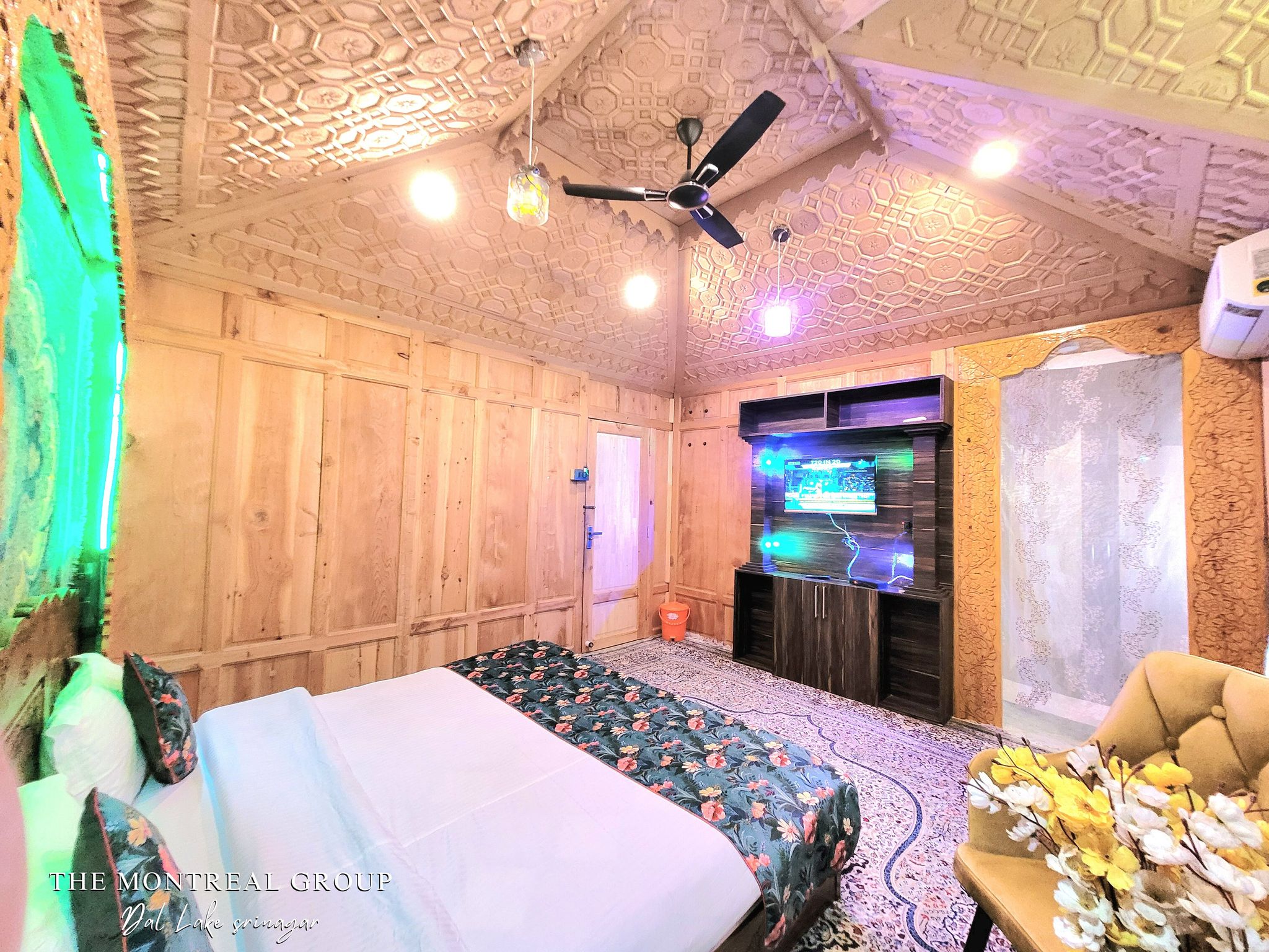 Montreal group of Houseboats Super Deluxe Room Non AC-Free WiFi 6