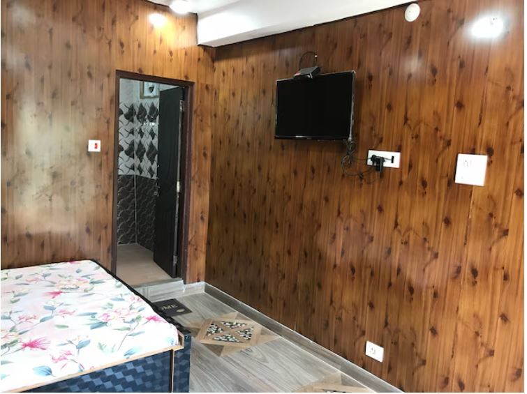 Hotel Nirvana And Restaurant Deluxe Room 7