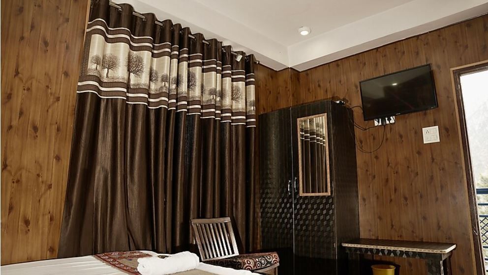 Hotel Nirvana And Restaurant Deluxe Room 9