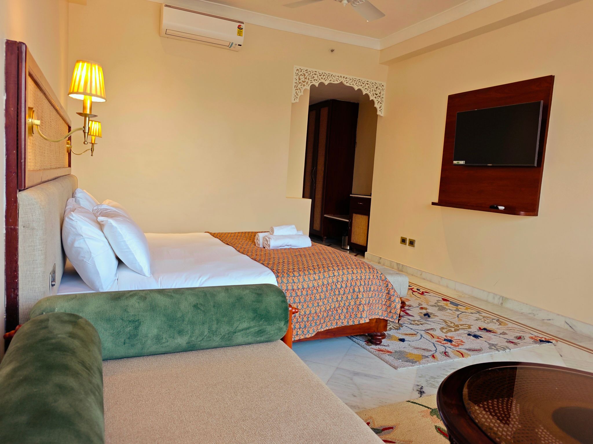 Deluxe Suite Room Non Ganga View