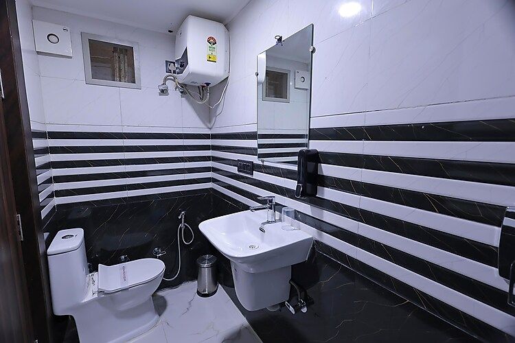 Hotel The SS Grand Deluxe 7