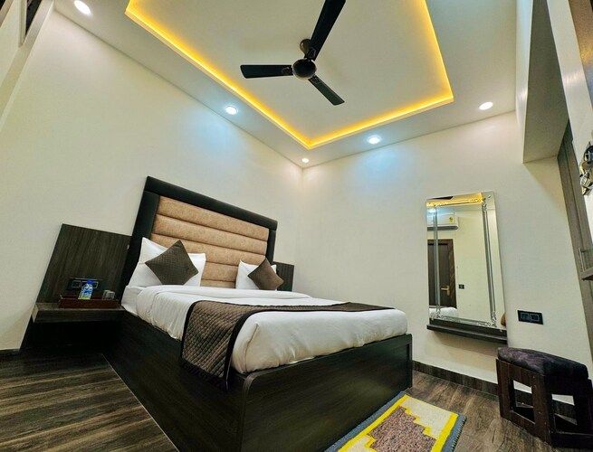 Hotel The SS Grand Deluxe 4