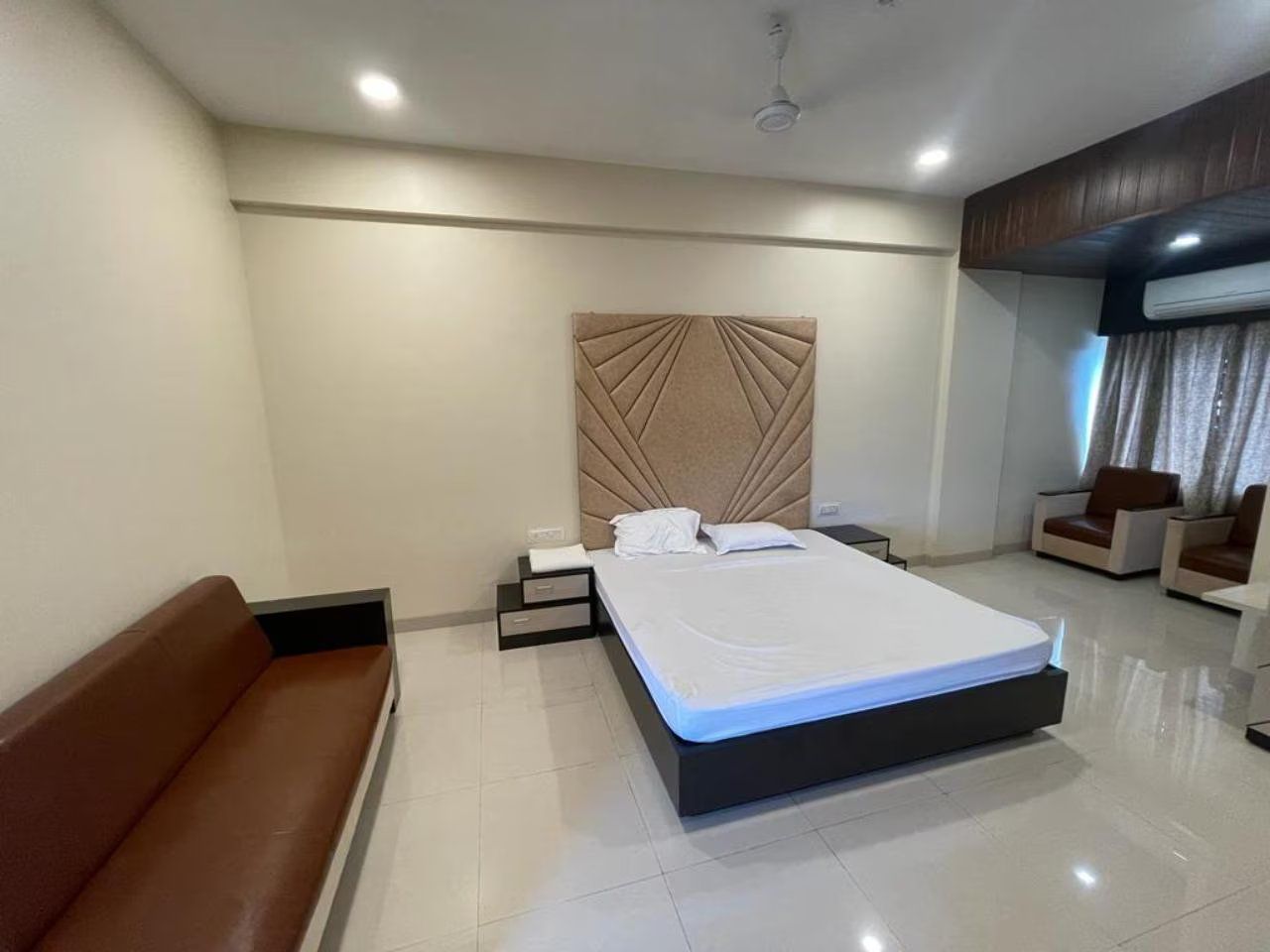 Deluxe AC Room