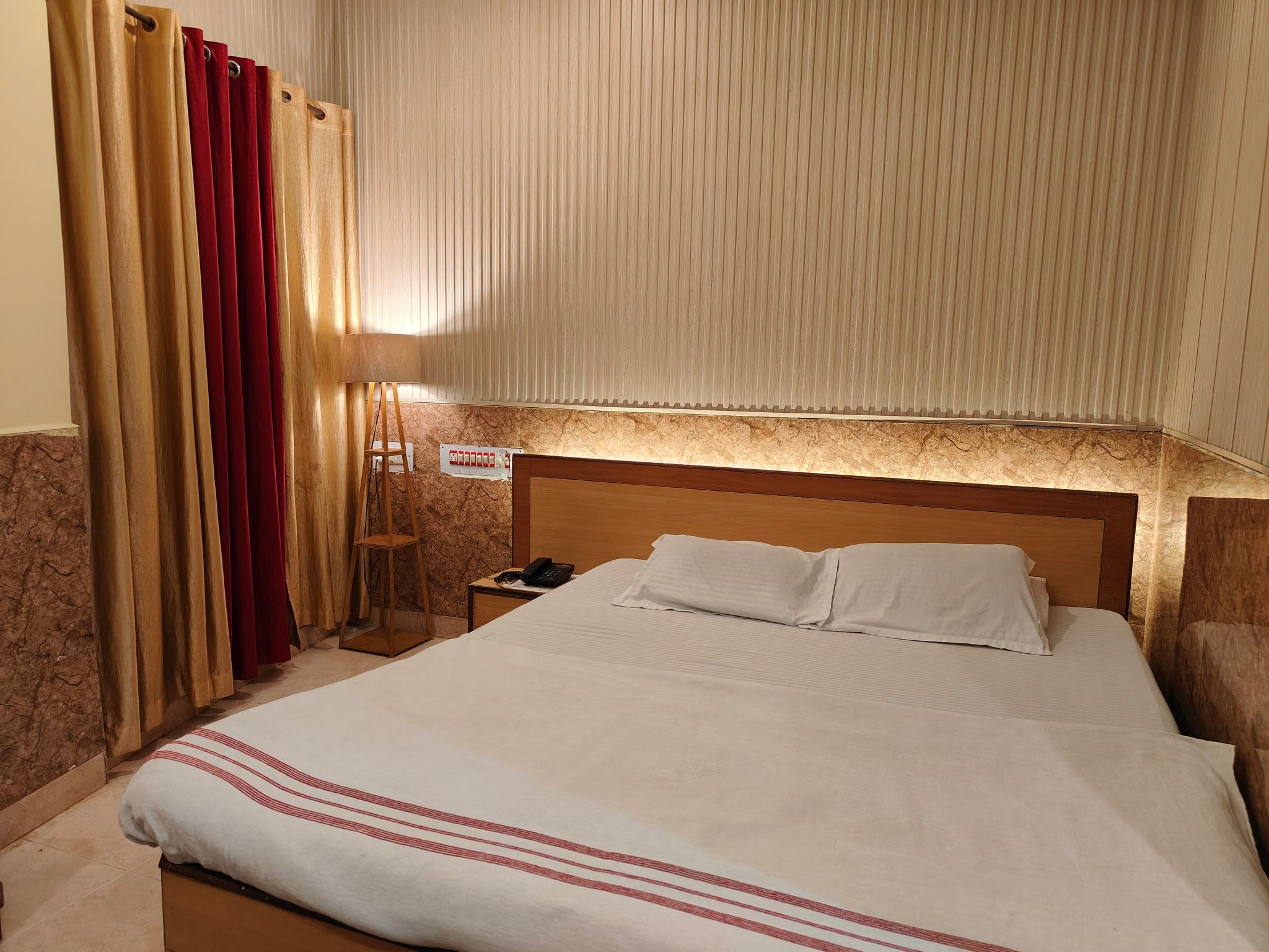 Super Deluxe (Non AC)