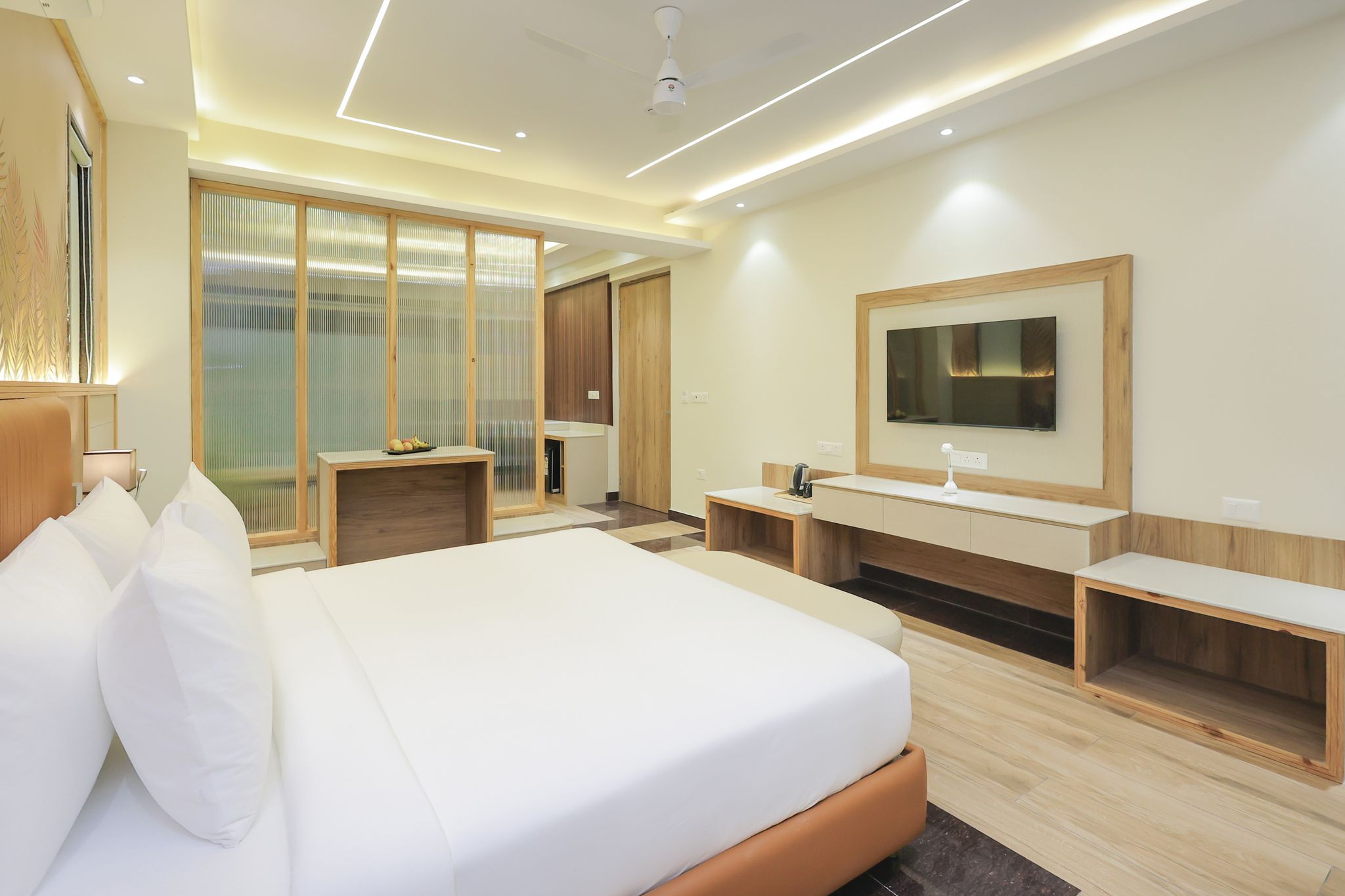 Luxury Suite  with Bathtub