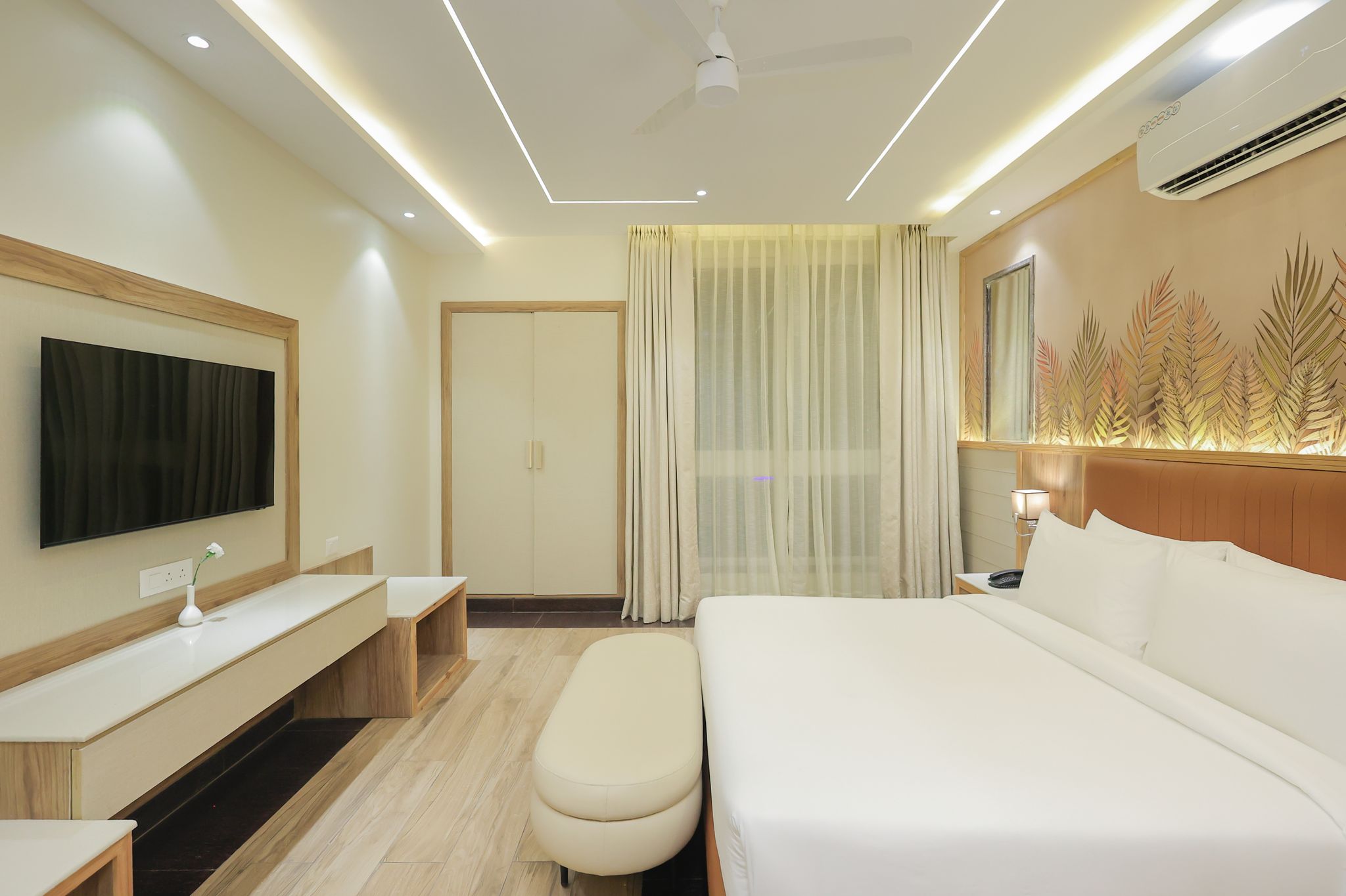 Luxury Suite  with Bathtub