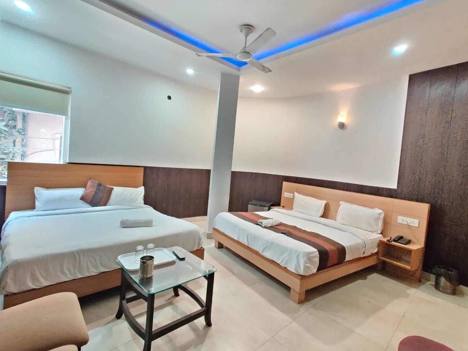 Hotel D Golden Deluxe Room 2