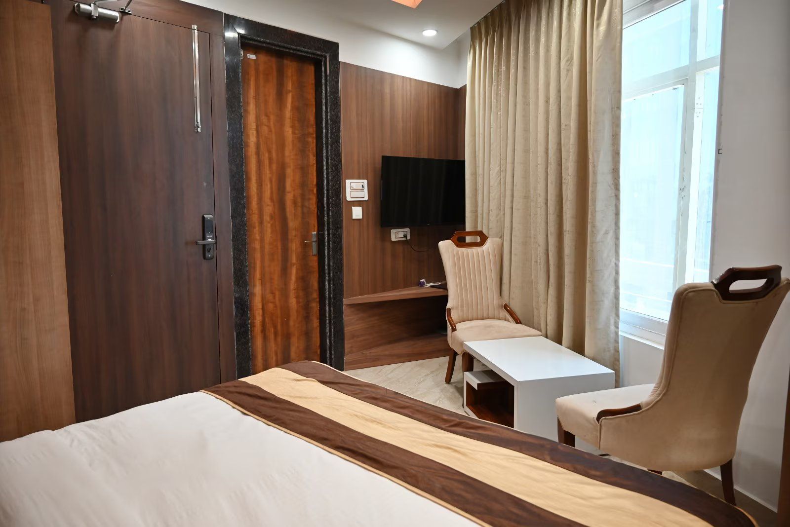 HOTEL NAVRAJ PALACE Deluxe Room 4