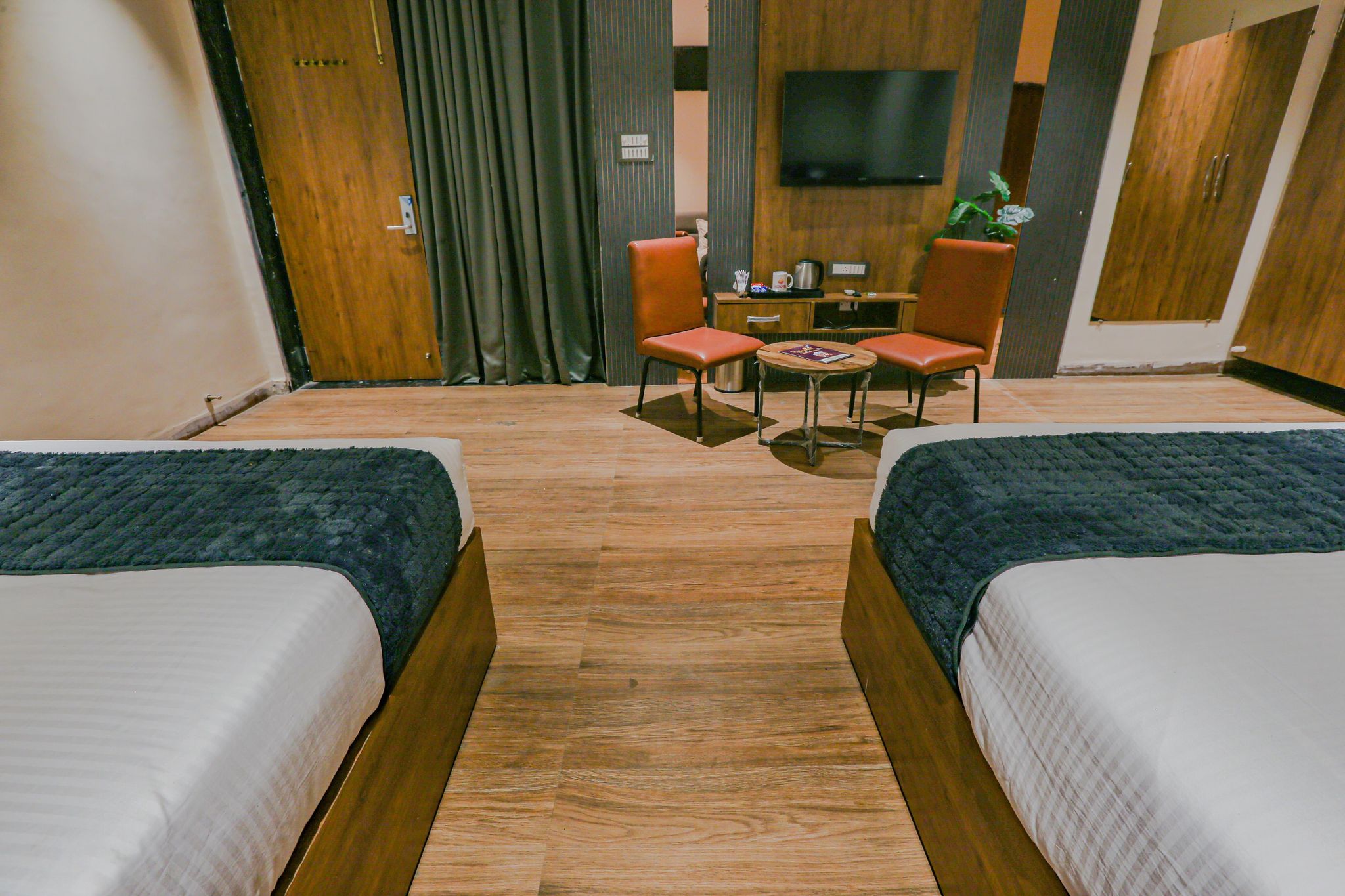 Ace Family Room 2 King Size Bed