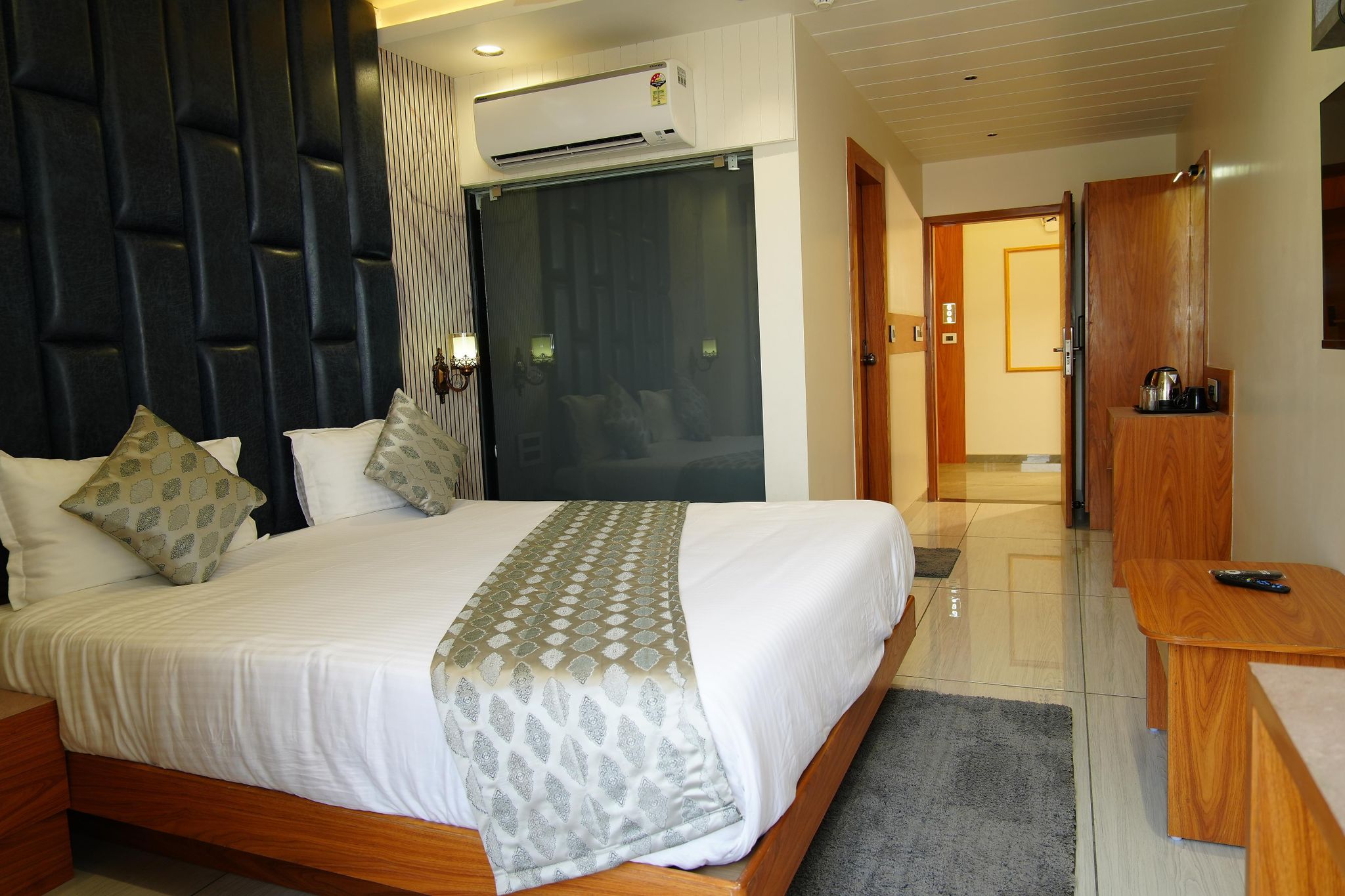 King Suite with Air Conditioning