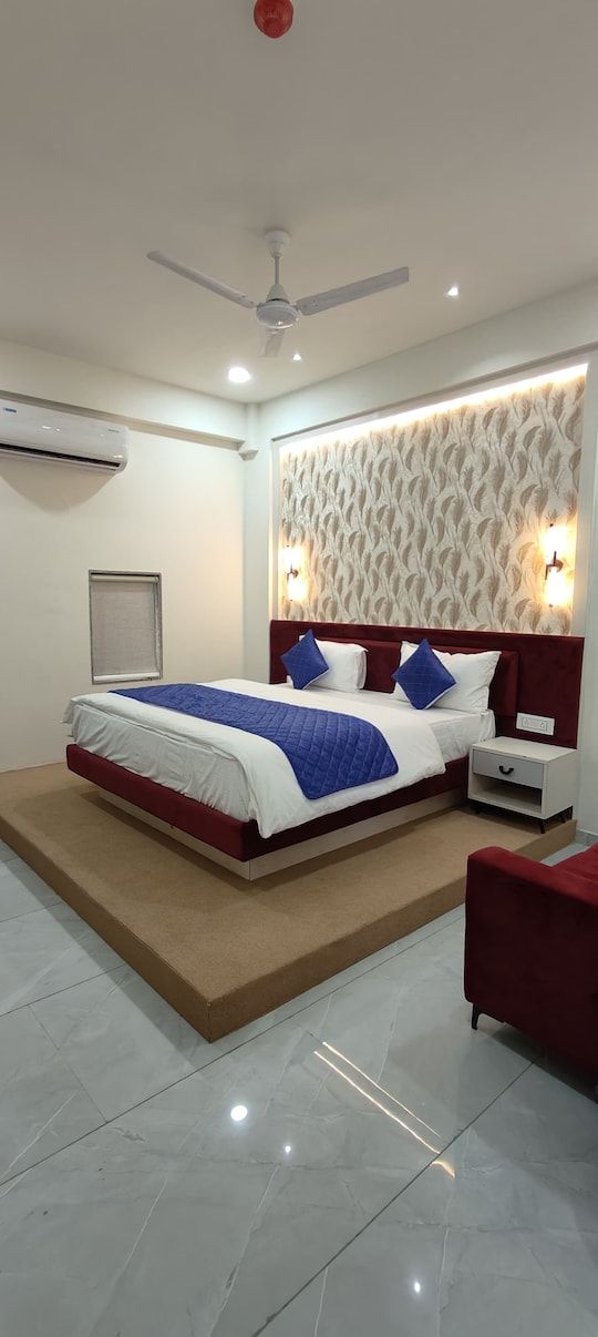 Hotel Beverly Deluxe Room 6