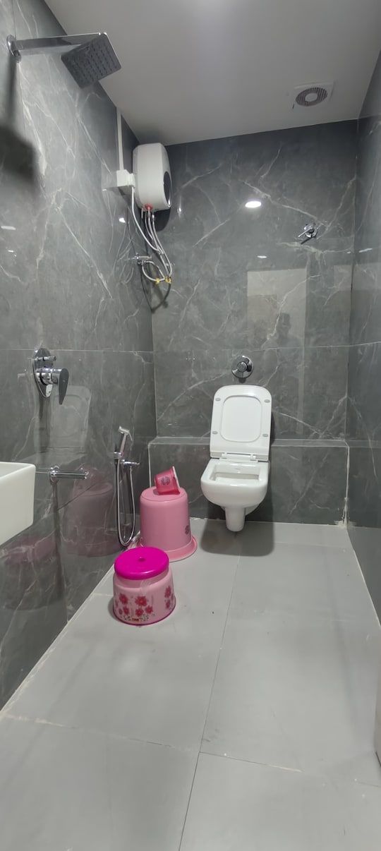 Hotel Beverly Deluxe Room 7