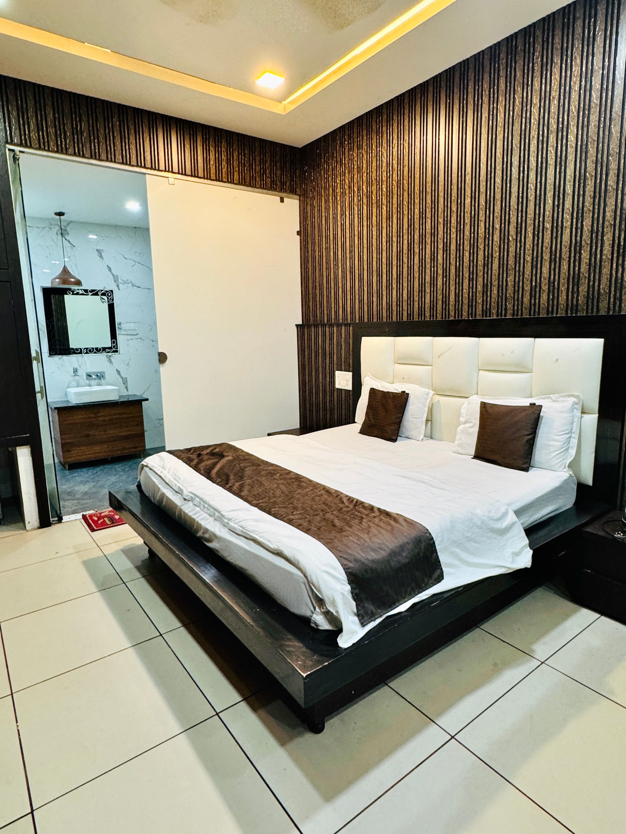 Harsh Hotel and Restaurant Kaithal Deluxe Room