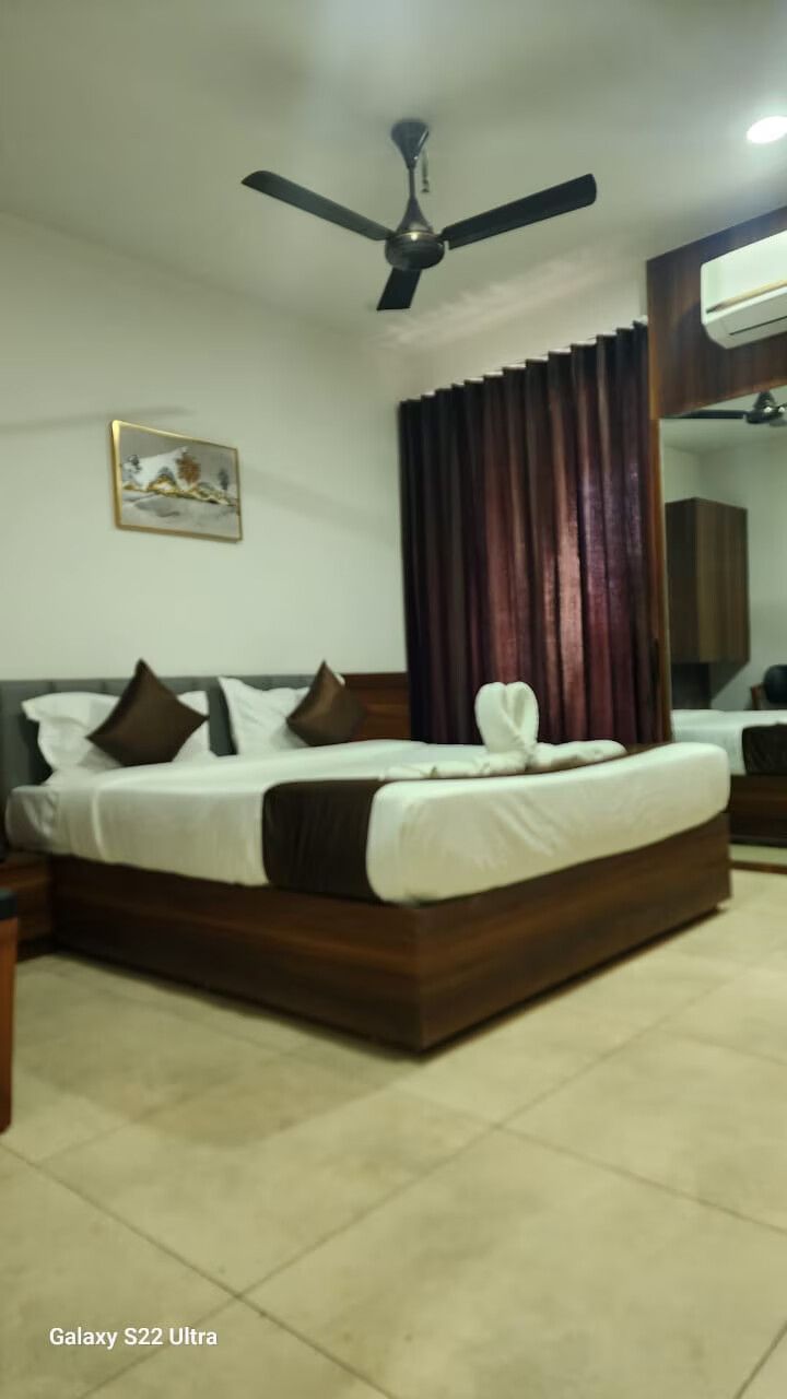 Hotel Atmij Palace & Banquet DELUXE 3