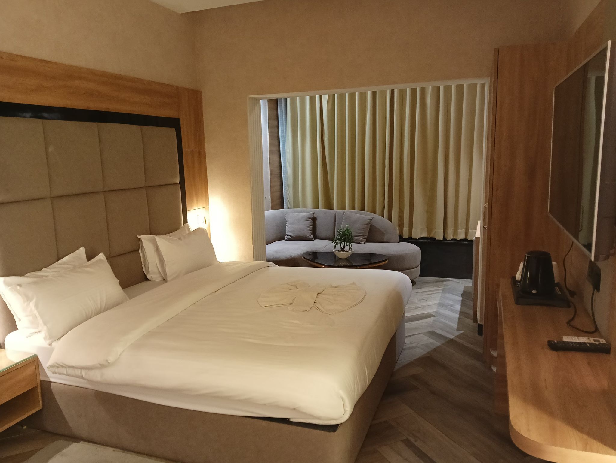 Suite room with Bathtub