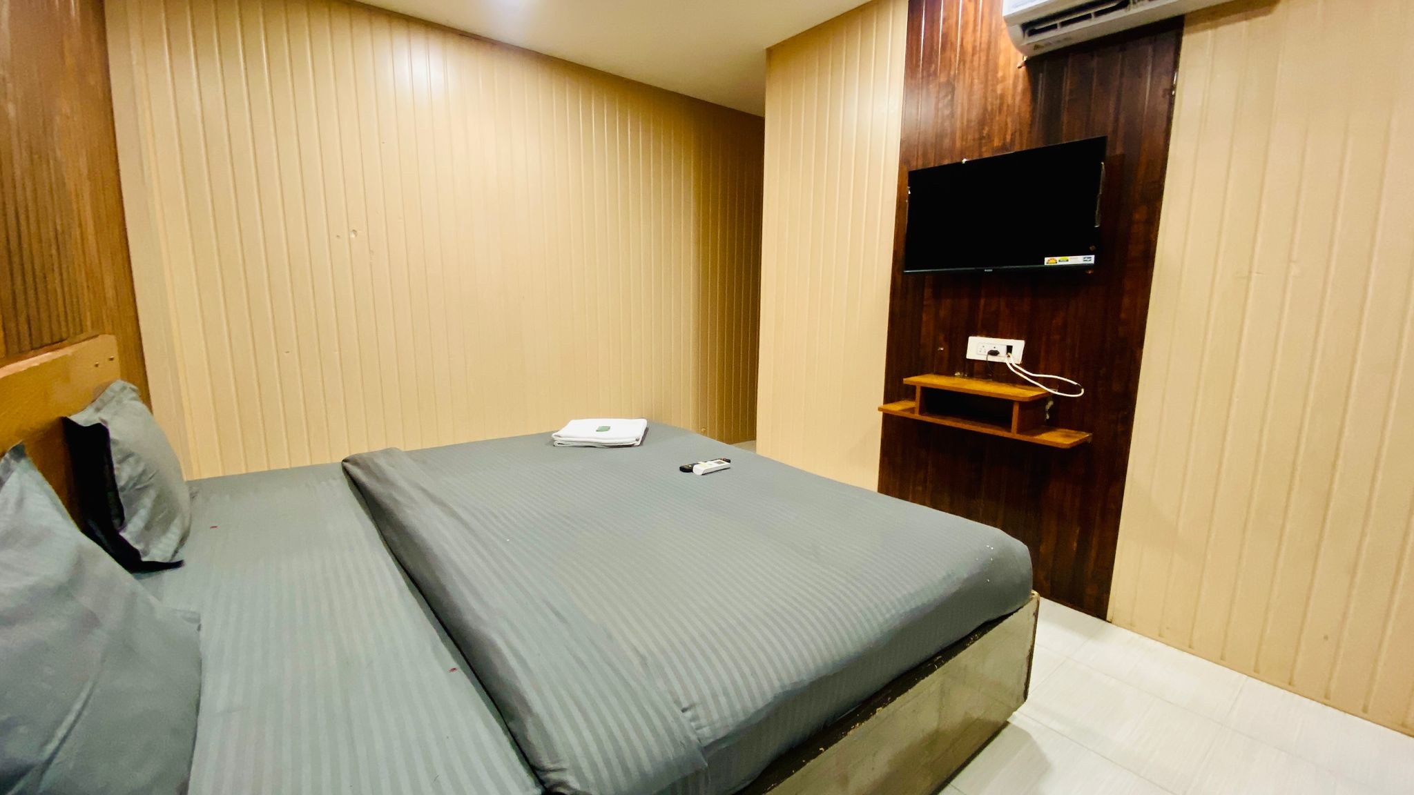 Hotel Ivanna Deluxe Room 2