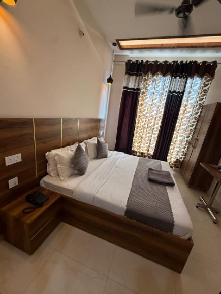 Hotel Kartik Deluxe Room 10