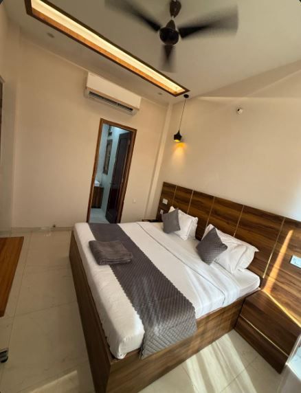 Hotel Kartik Deluxe Room 12