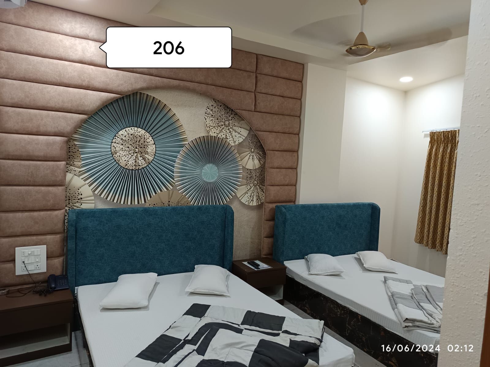 Hotel Blue Moon Standard Double bed Ac Room 4