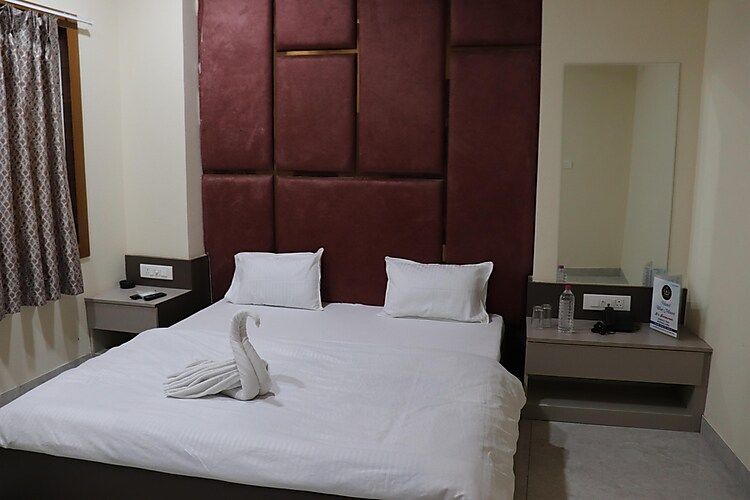 Hotel Blue Moon Standard Double bed Ac Room 2