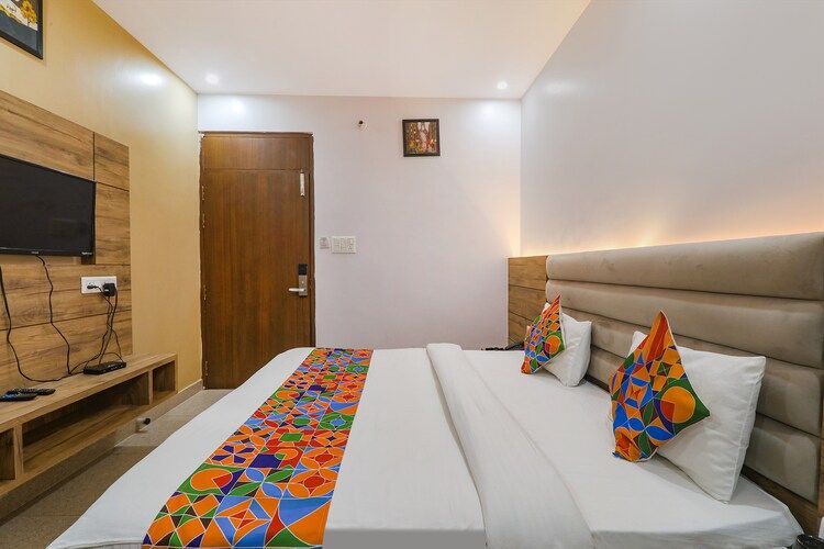 Hotel Cristelia Deluxe Room 4