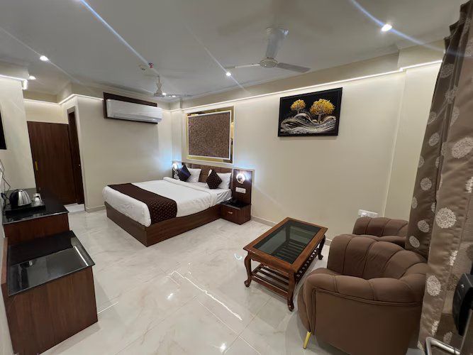 Hotel Sundaram Continental Deluxe Room