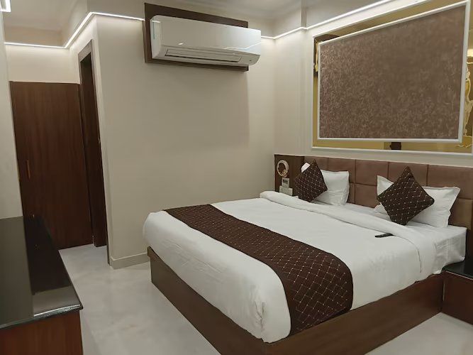 Hotel Sundaram Continental Deluxe Room 6