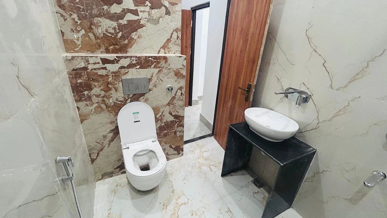 The Grand Palace Deluxe Room 7