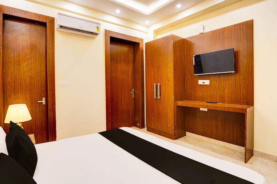 Hotel Radha Vrinda  Deluxe Room 15