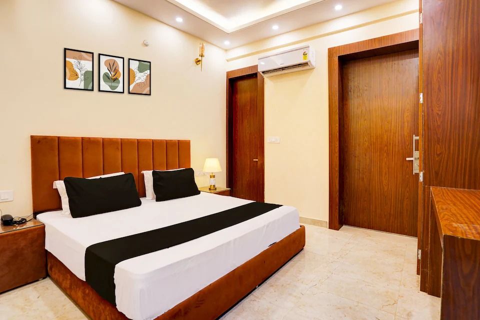 Hotel Radha Vrinda  Deluxe Room 4