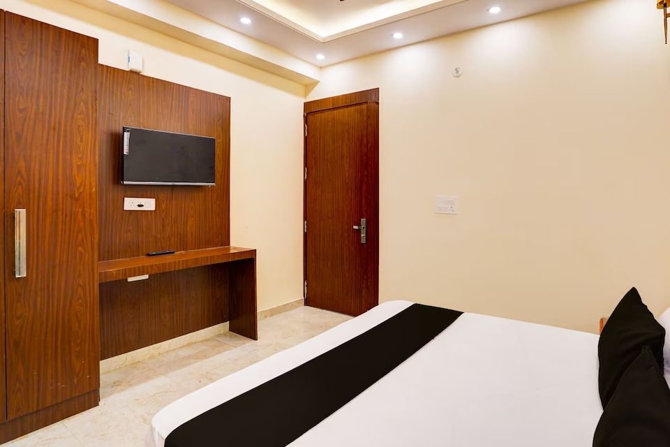 Hotel Radha Vrinda  Deluxe Room 3