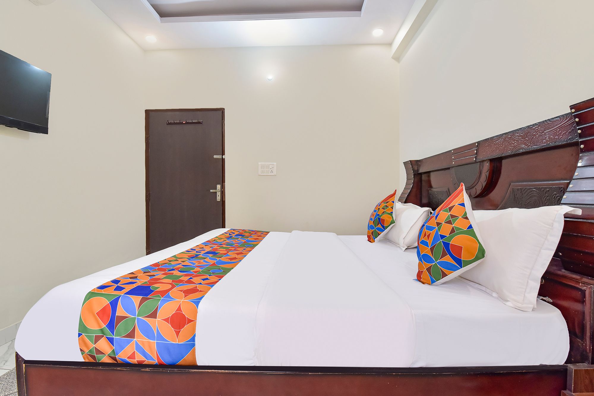  FabHotel Bungalow 14 Suite Room 5