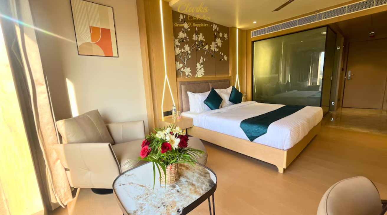 Deluxe room with Mountain view and King Bed