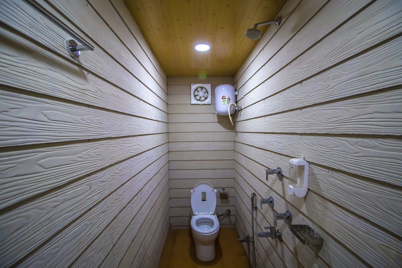 Sawasstika Eco Park Resort Deluxe Rooms 3