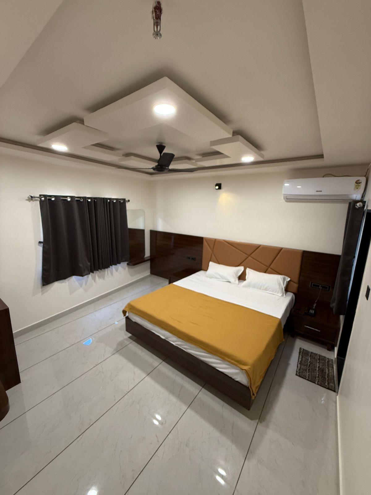 AC SUPERIOR DELUXE DOUBLE BED ROOM