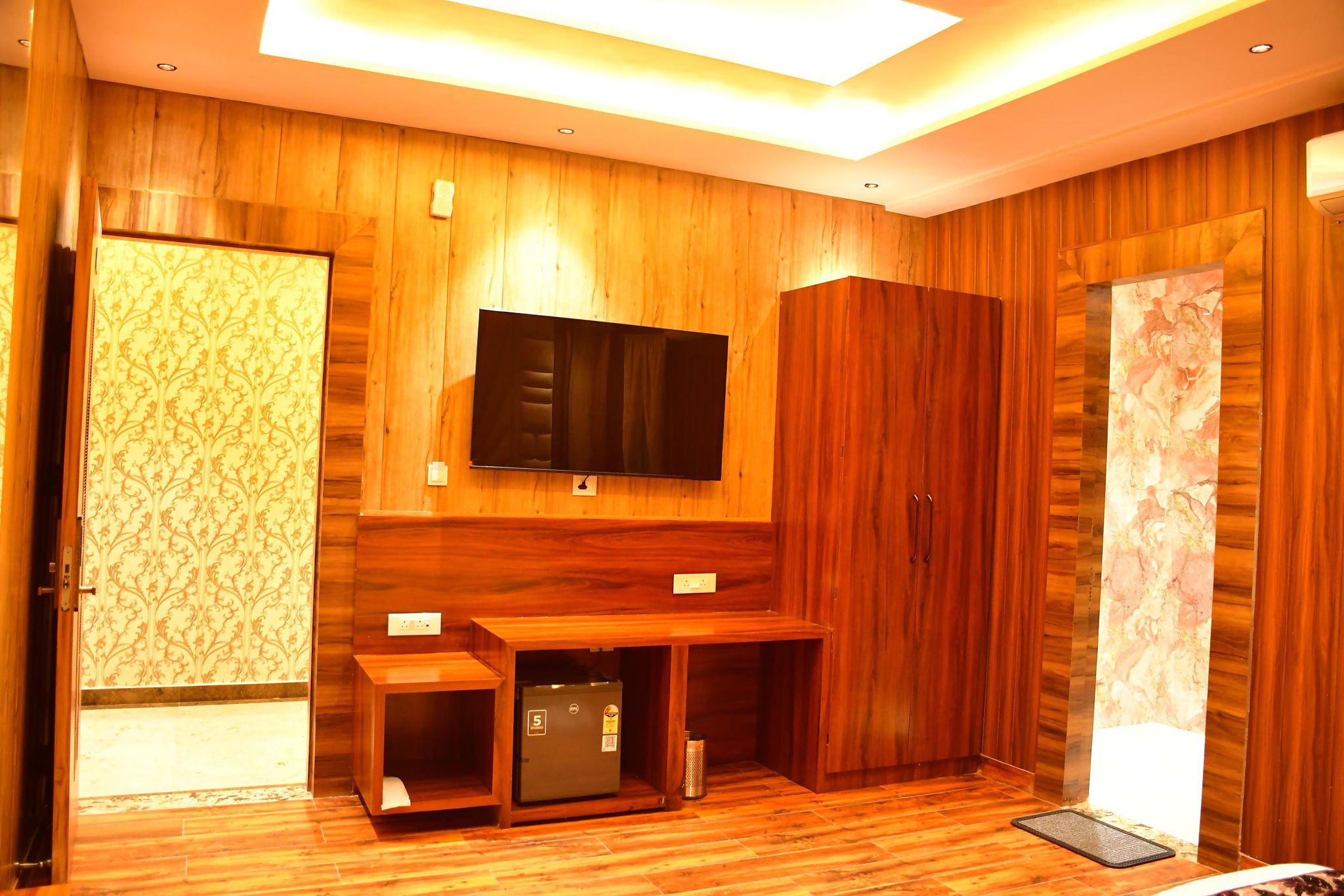 Hotel Blue Stone Super Deluxe Room 7