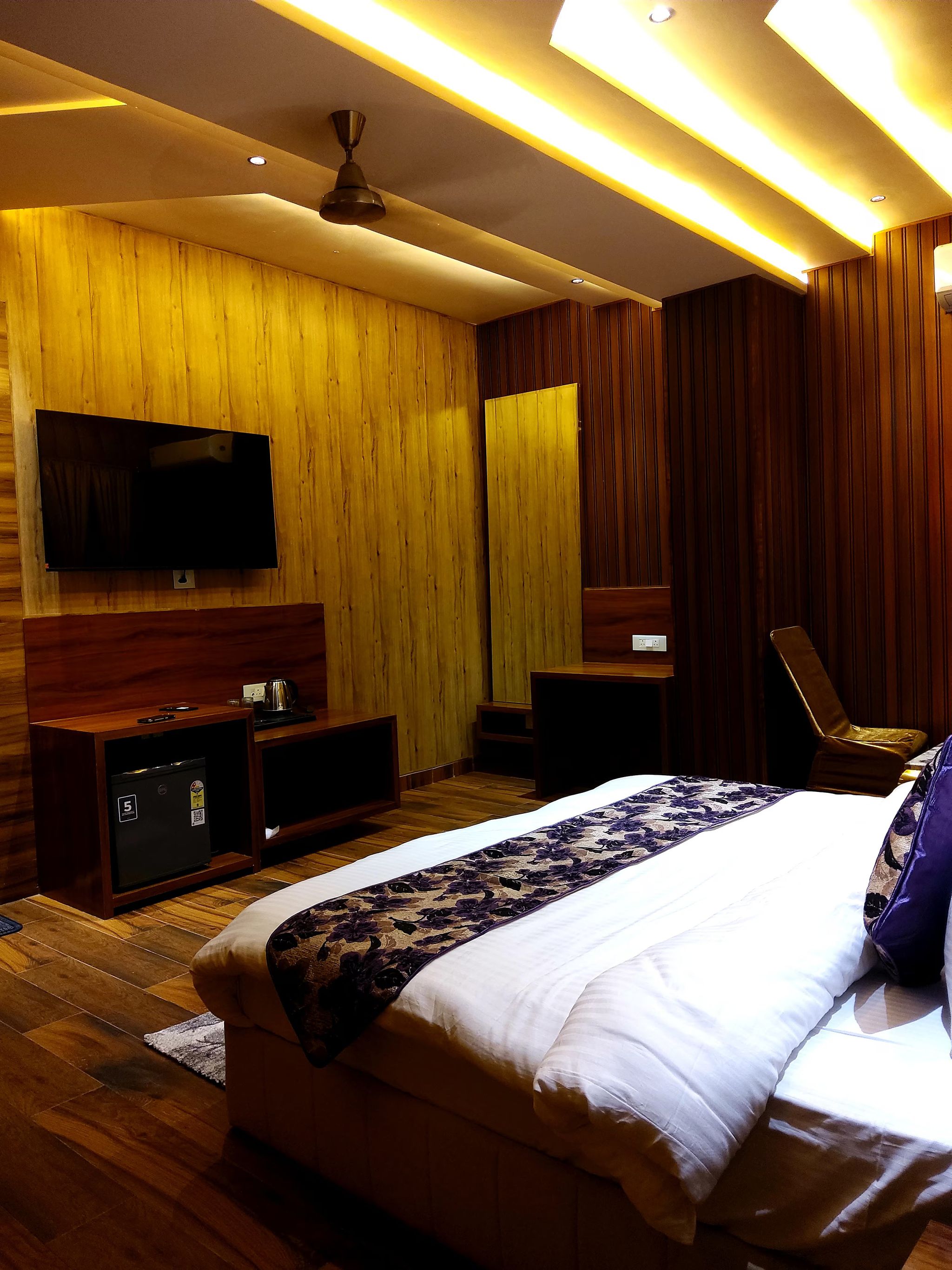 Hotel Blue Stone Super Deluxe Room 4